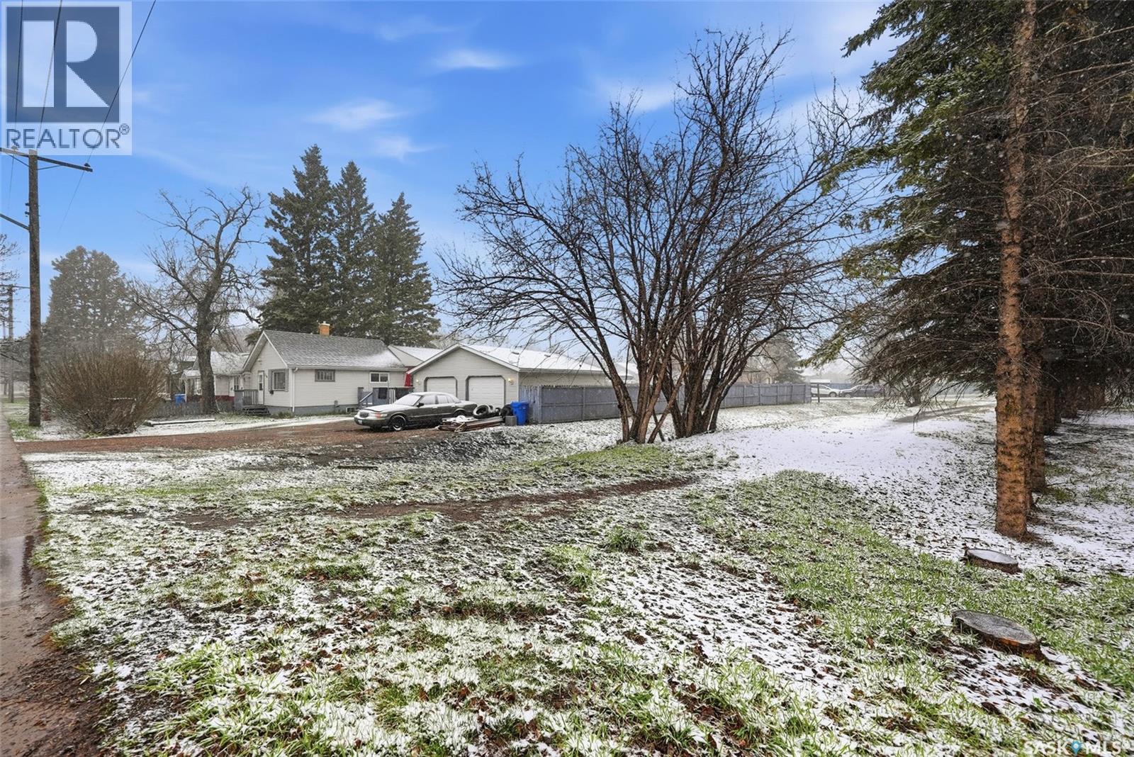 746 7th Street E, Prince Albert, Saskatchewan  S6V 0T1 - Photo 3 - SK036563