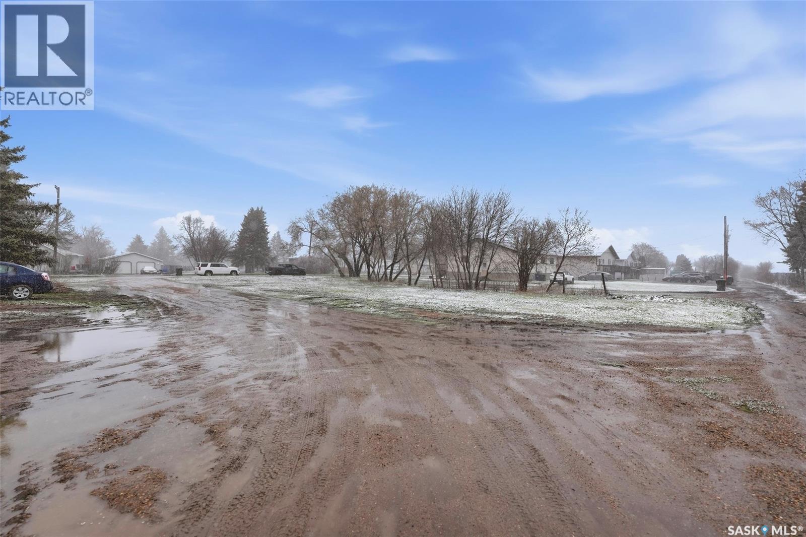 743 7th Street E, Prince Albert, Saskatchewan  S6V 0S9 - Photo 4 - SK036585