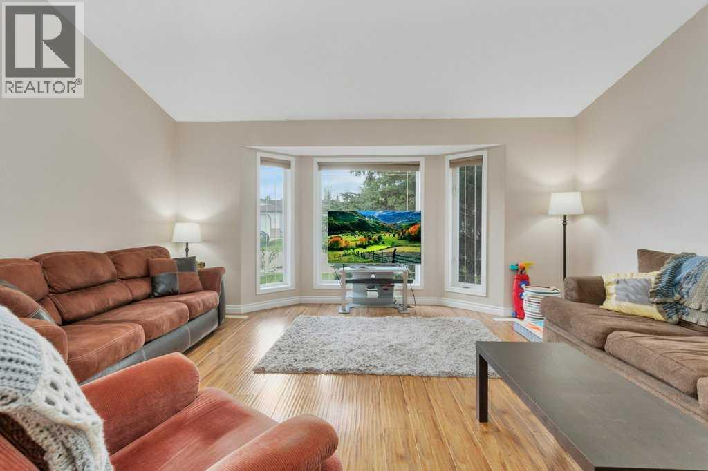 50 Westwood Crescent, Sylvan Lake, Alberta  T4S 1V8 - Photo 7 - A2314196