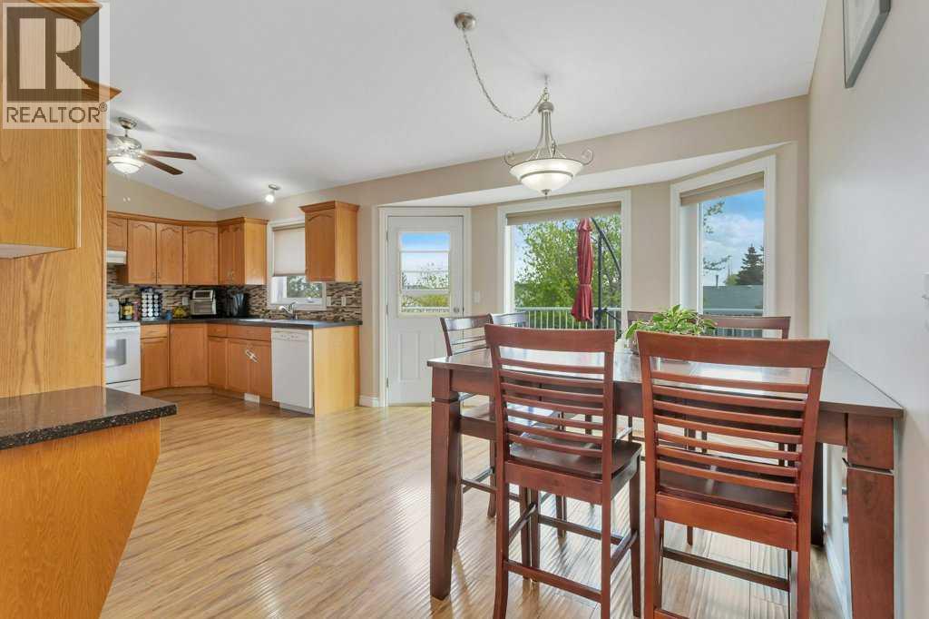 50 Westwood Crescent, Sylvan Lake, Alberta  T4S 1V8 - Photo 10 - A2314196