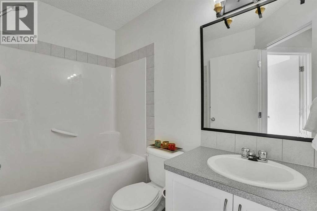 92 Prestwick Heath SE, Calgary, Alberta  T2Z 4E4 - Photo 24 - A2300840