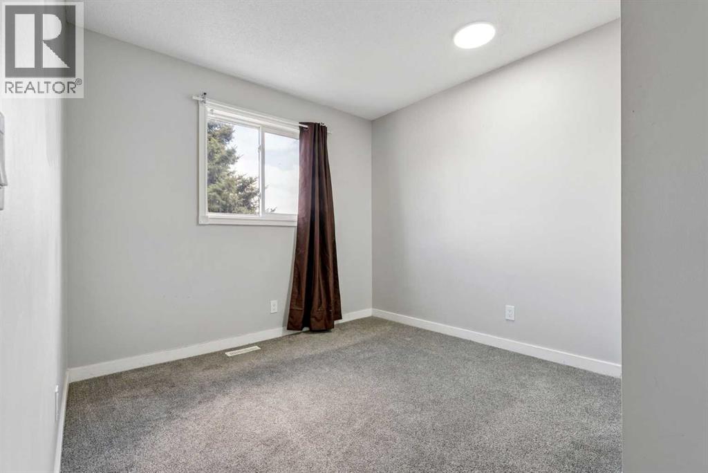367 Martinbrook Place NE, Calgary, Alberta  T3J 3E3 - Photo 13 - A2311747