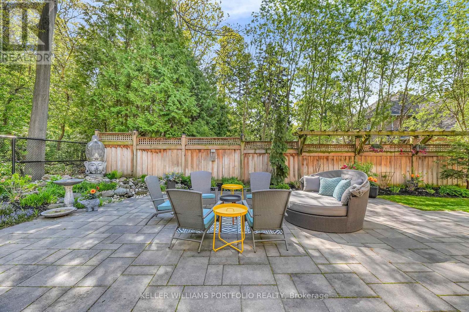 92 Pinetree Way, Mississauga, Ontario  L5G 2R1 - Photo 46 - W12972874