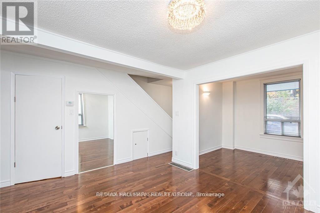 219 Deschamps Avenue, Ottawa, Ontario  K1L 5Z2 - Photo 5 - X13167022