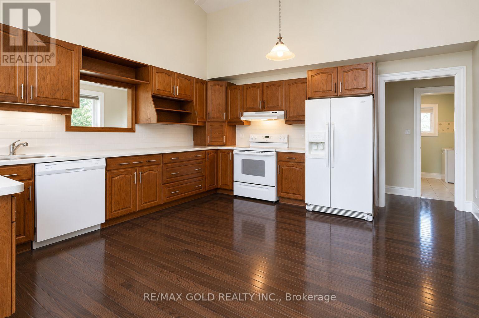 14611 Bramalea Road, Caledon, Ontario  L7C 2R5 - Photo 6 - W12981502