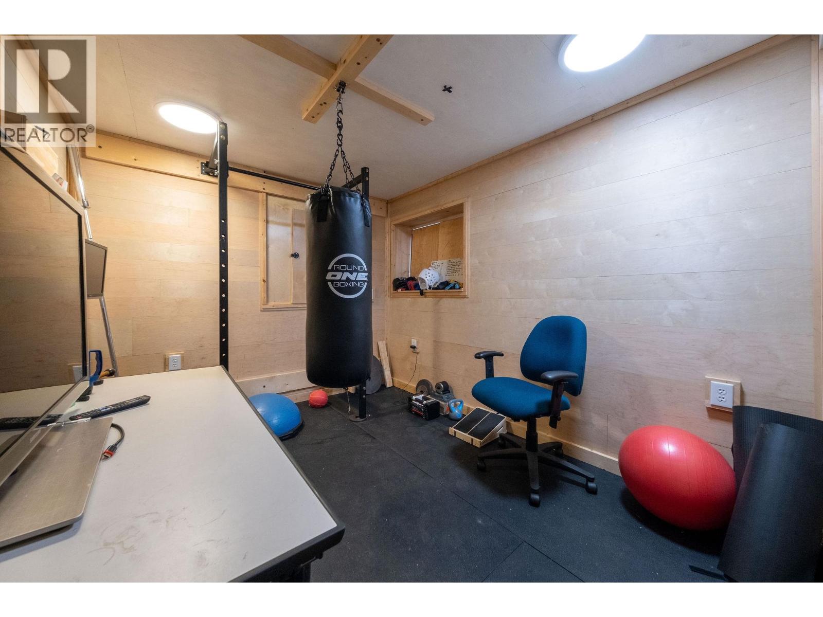 1075 Gladwin Drive, North Vancouver, British Columbia  V7R 1A1 - Photo 26 - R3121554