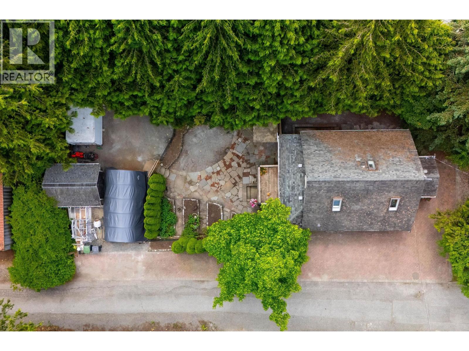 1075 Gladwin Drive, North Vancouver, British Columbia  V7R 1A1 - Photo 6 - R3121554