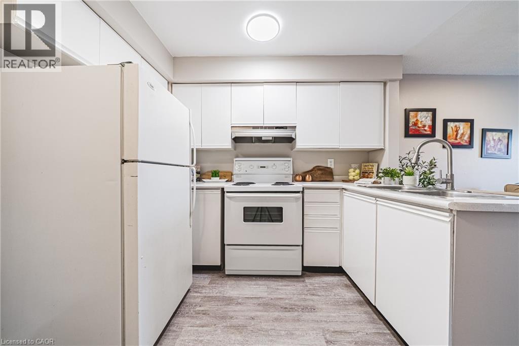 67 Valleyview Road Unit# 46, Kitchener, Ontario  N2E 3J1 - Photo 3 - 40832818