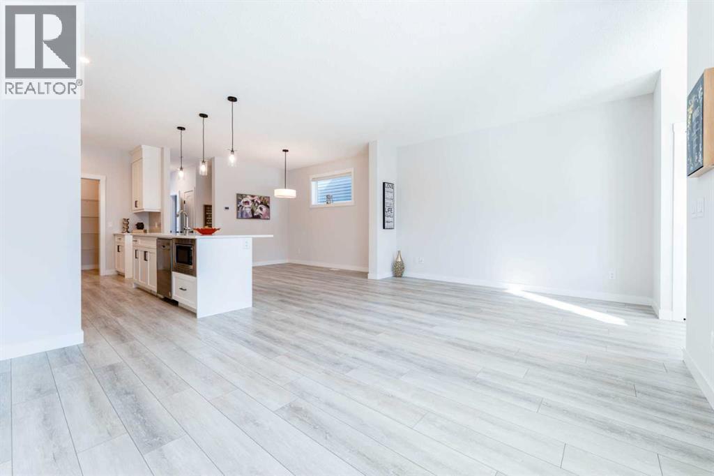 540 Chinook Winds Garden SW, Airdrie, Alberta  T4B 5J6 - Photo 3 - A2292510