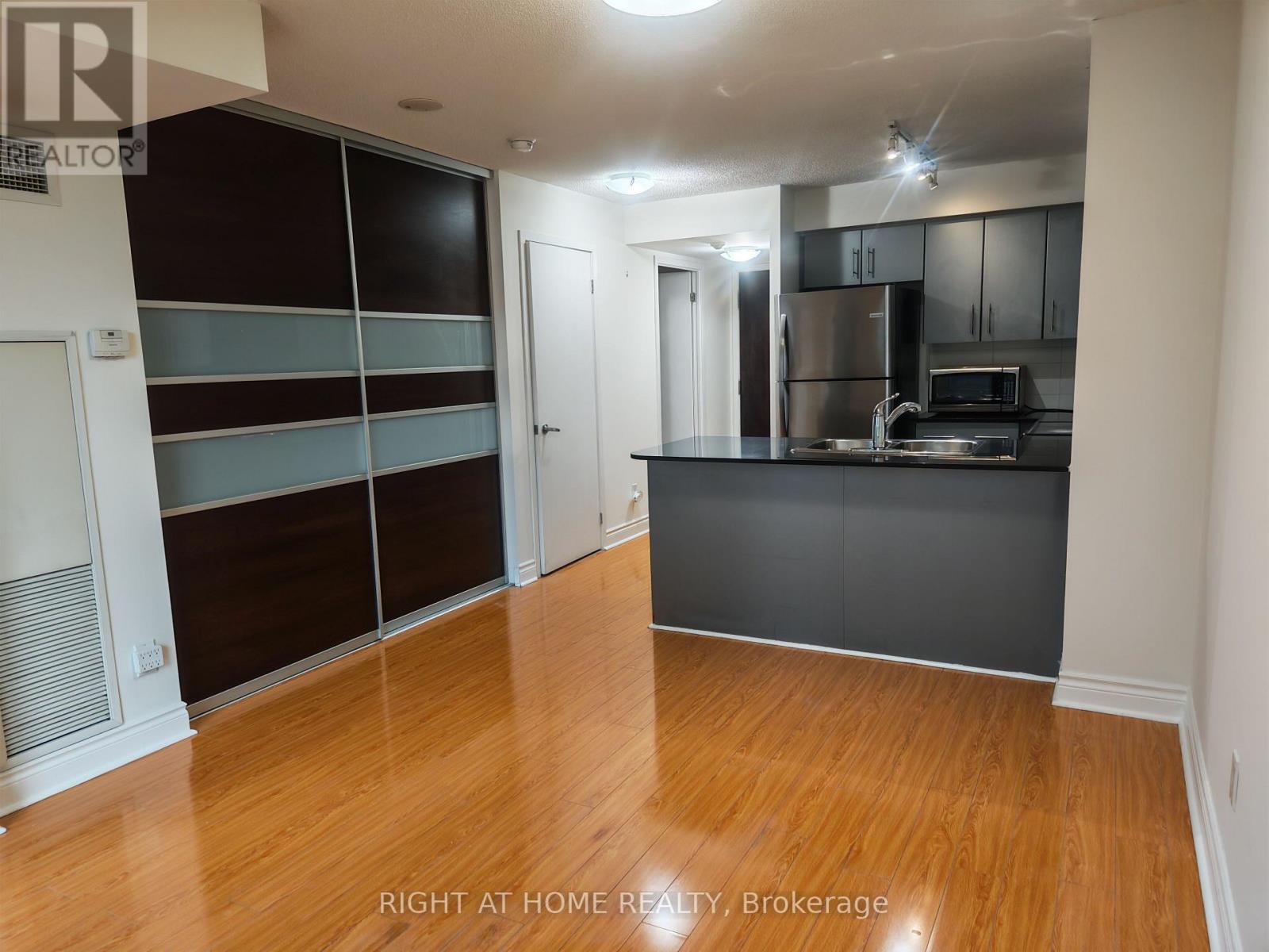 503 - 12 Yonge Street, Toronto, Ontario  M5E 1Z9 - Photo 4 - C13116816
