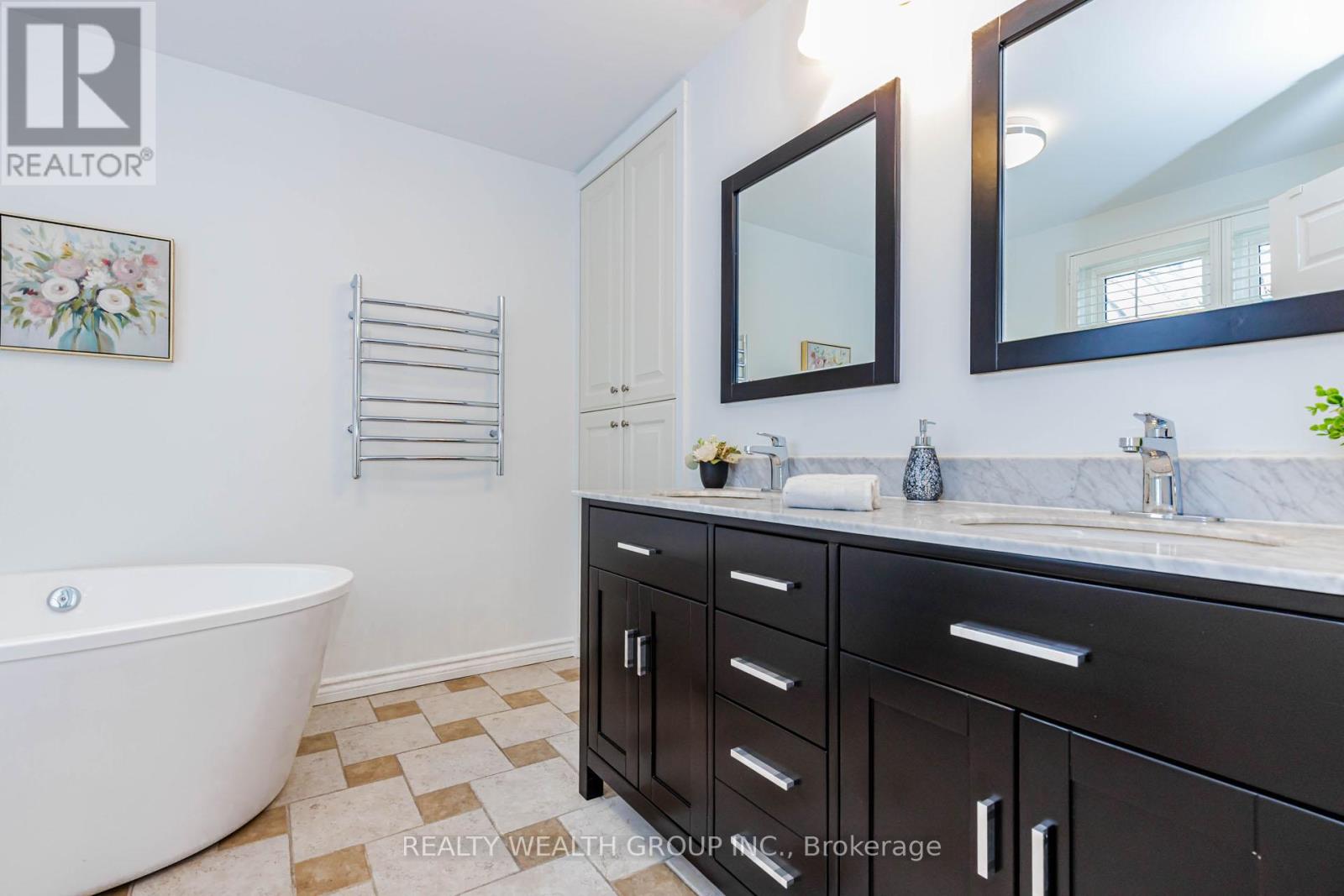 688 Antigua Crescent, Oshawa, Ontario  L1J 6B4 - Photo 32 - E13146160