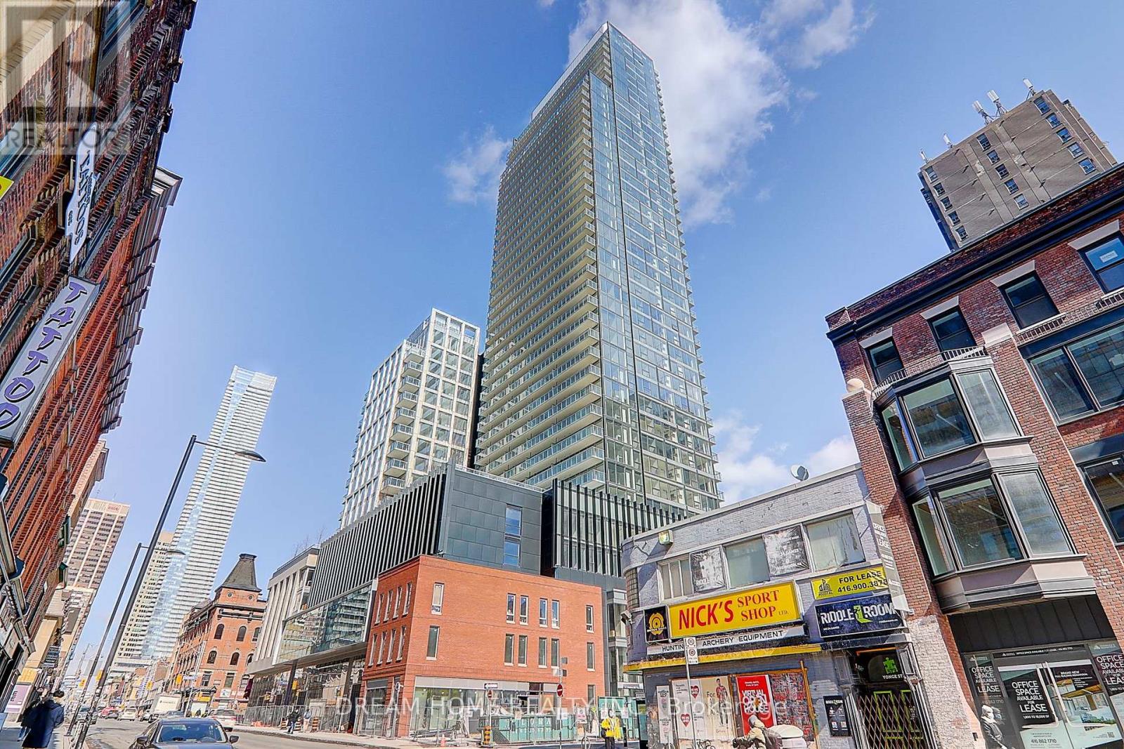 1913 - 3 GLOUCESTER STREET, Toronto, Ontario