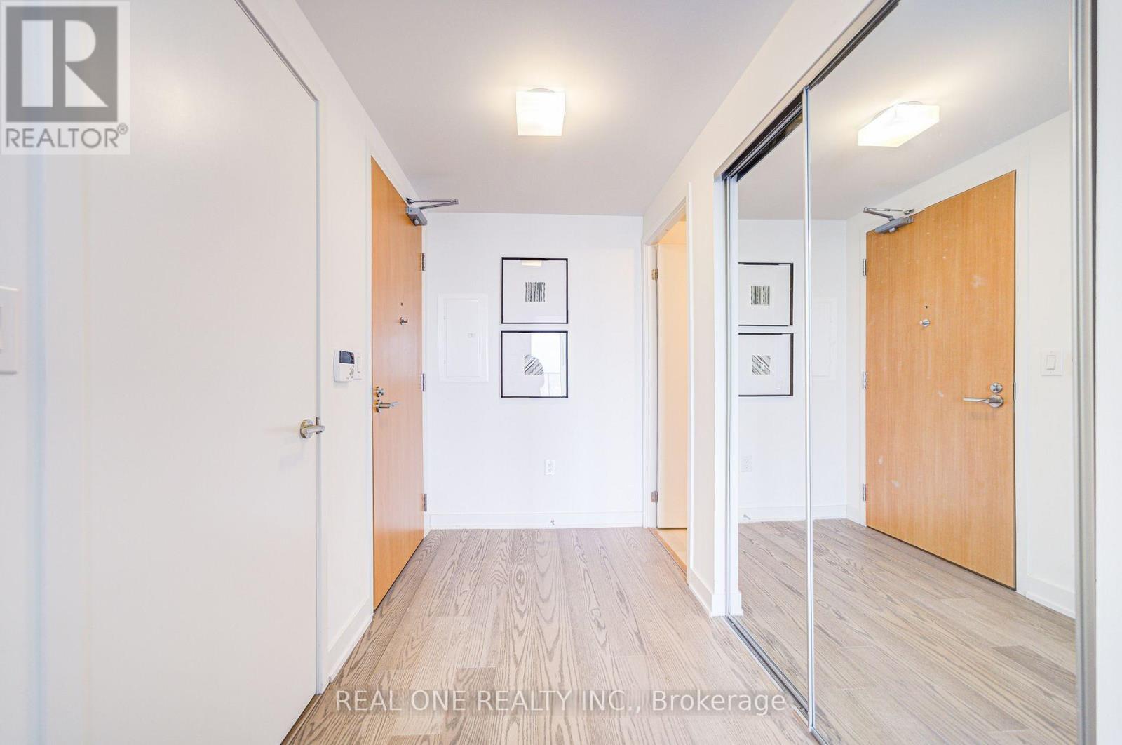 5407 - 11 Wellesley Street W, Toronto, Ontario  M4Y 0G4 - Photo 6 - C13167066