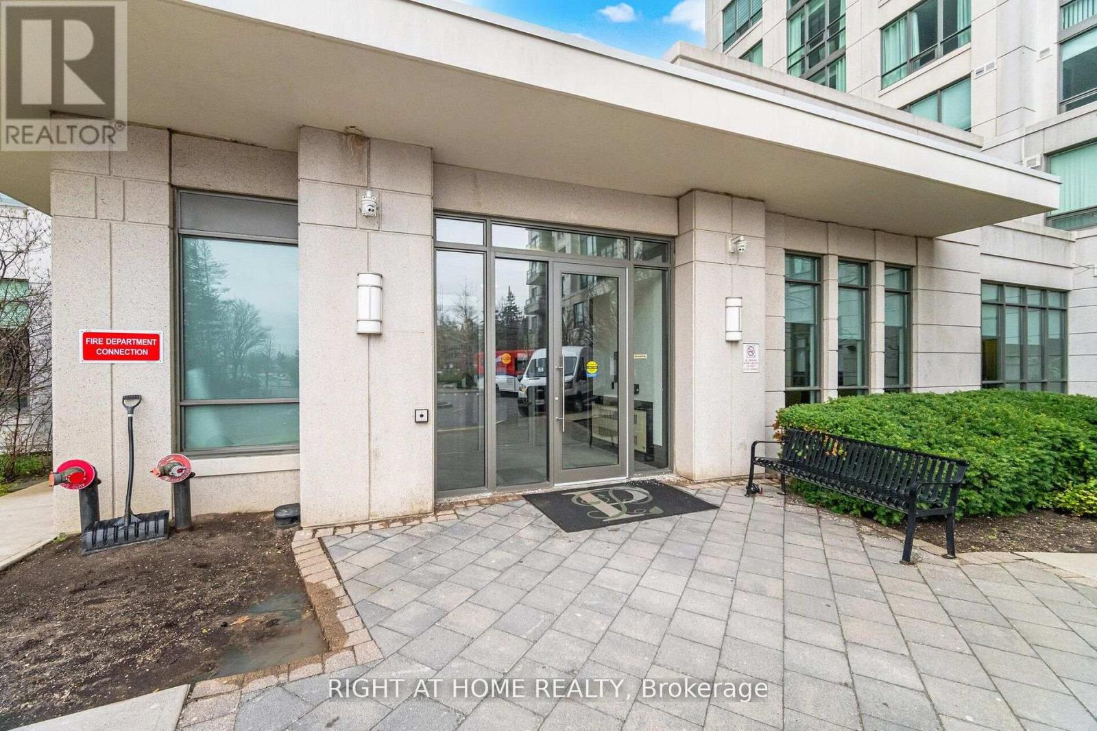 1010 - 88 Promenade Circle, Vaughan, Ontario  L4J 9A4 - Photo 2 - N13167058