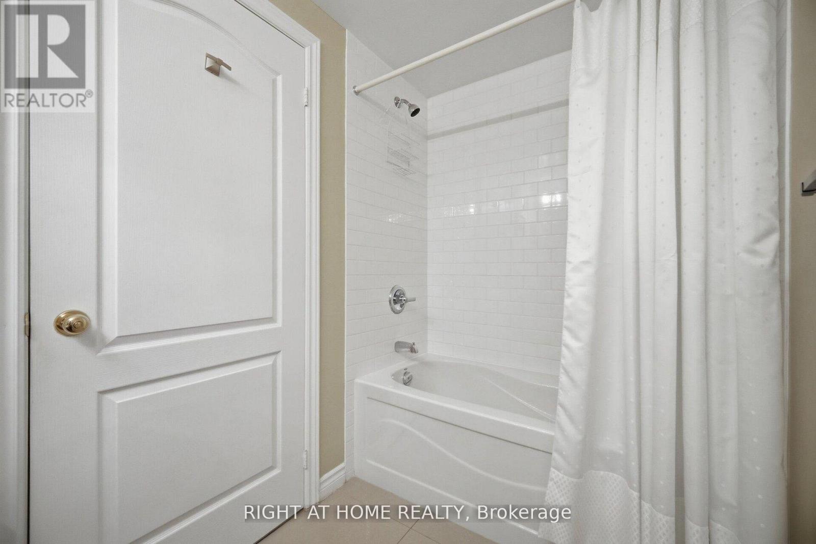 1010 - 88 Promenade Circle, Vaughan, Ontario  L4J 9A4 - Photo 21 - N13167058