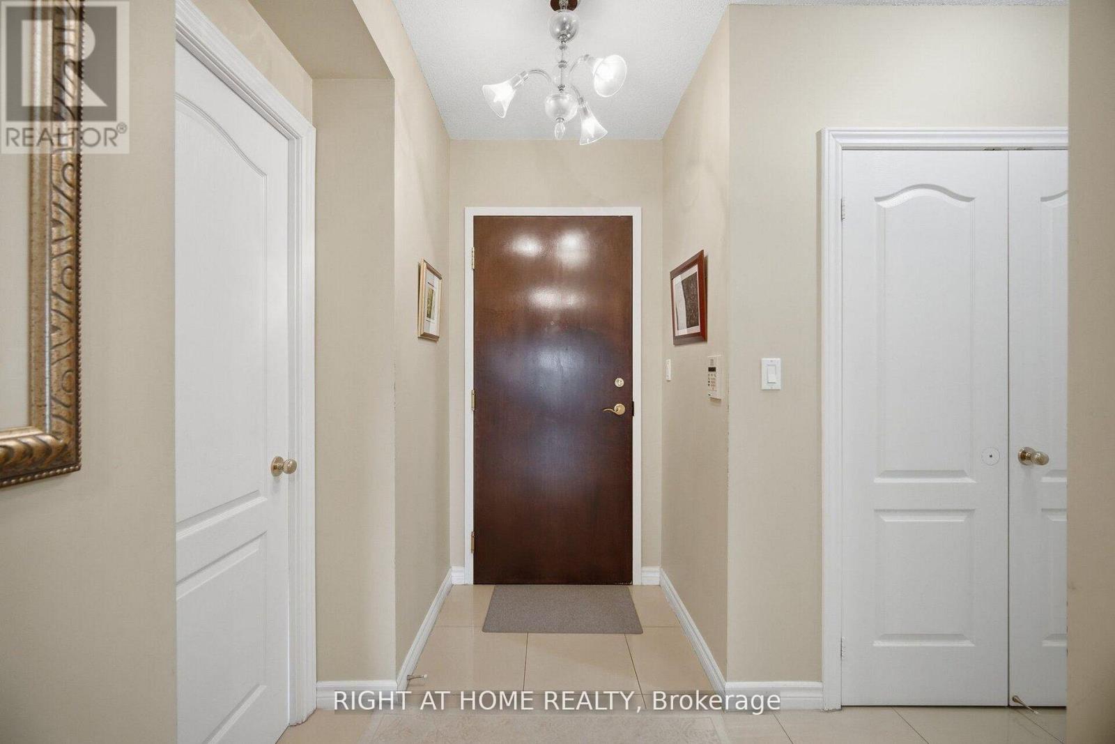 1010 - 88 Promenade Circle, Vaughan, Ontario  L4J 9A4 - Photo 6 - N13167058