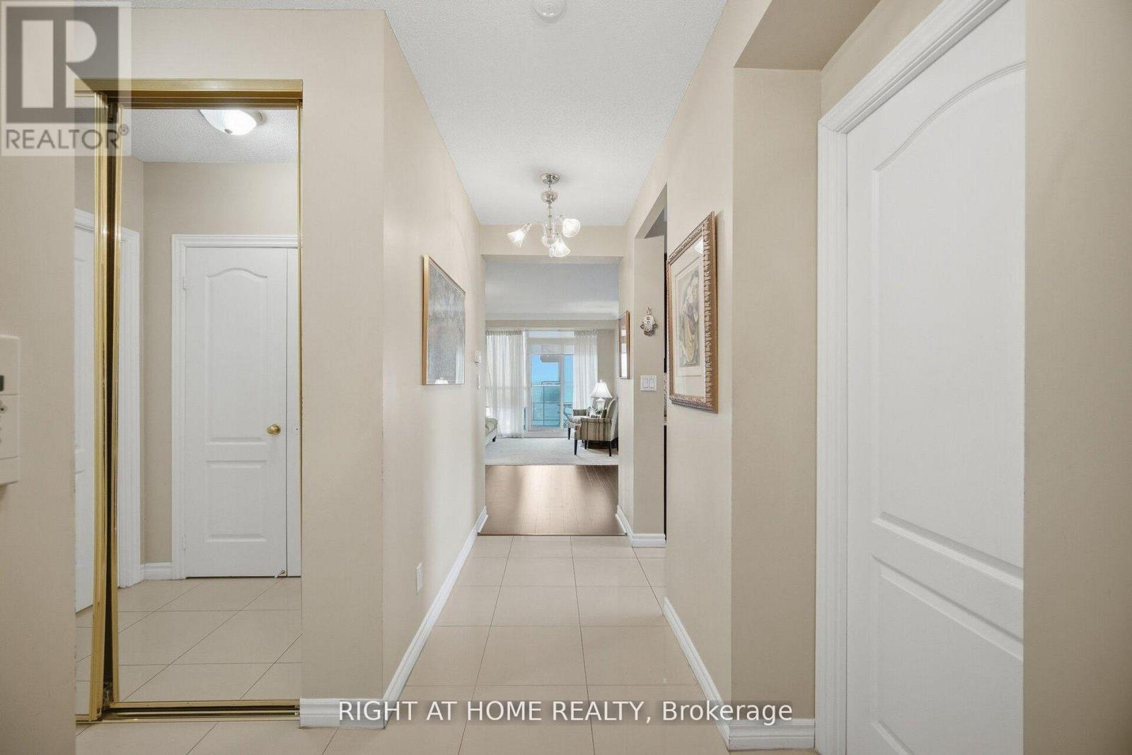 1010 - 88 Promenade Circle, Vaughan, Ontario  L4J 9A4 - Photo 7 - N13167058