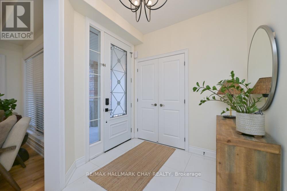 1846 Lamstone Street, Innisfil, Ontario  L9S 4Z8 - Photo 4 - N13167072