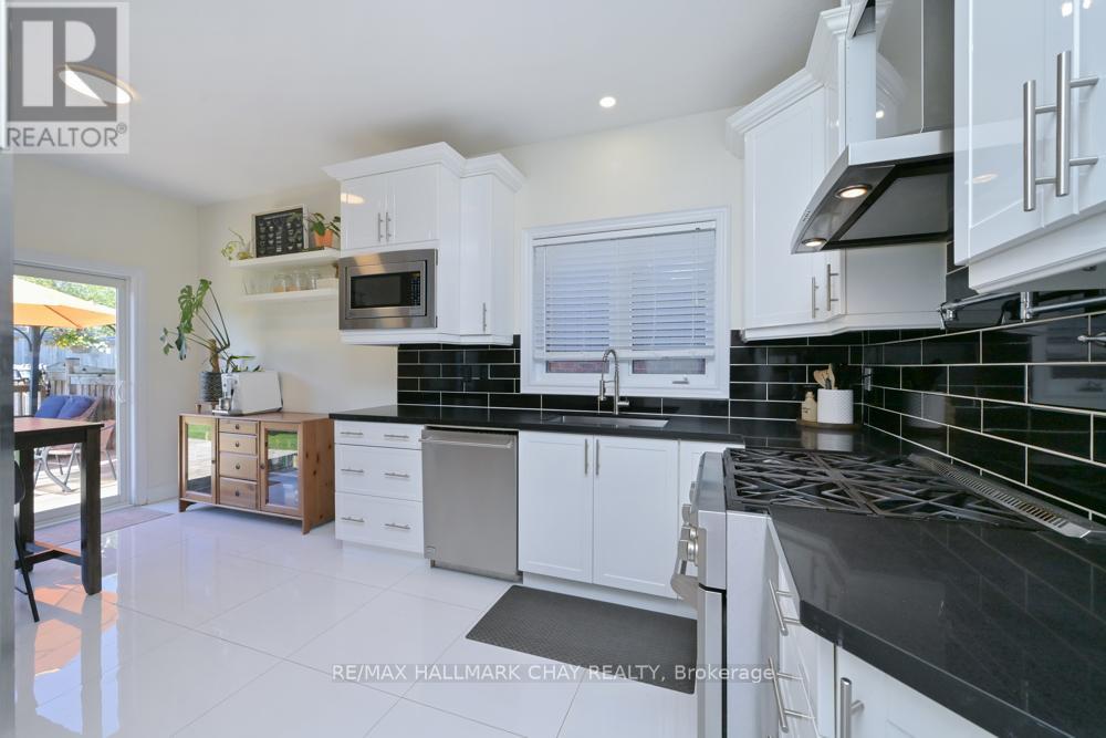1846 Lamstone Street, Innisfil, Ontario  L9S 4Z8 - Photo 5 - N13167072