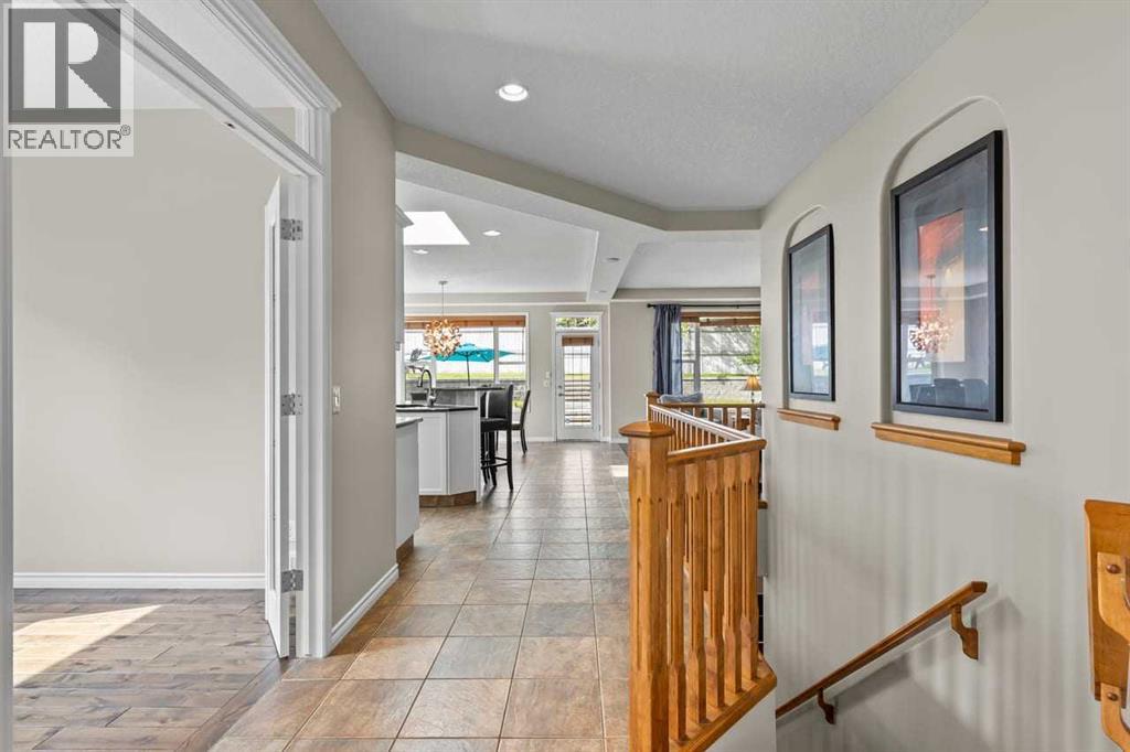 25 Panamount Green NW, Calgary, Alberta  T3K 5R6 - Photo 3 - A2310944
