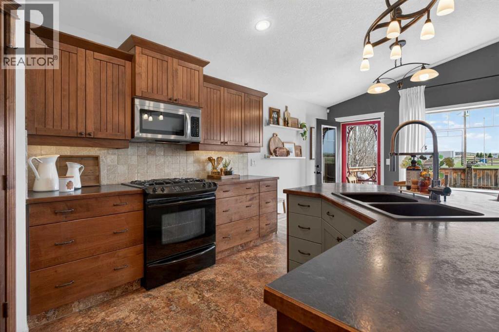 283 Willow Ridge Manor, Diamond Valley, Alberta  T0L 0H0 - Photo 16 - A2313366