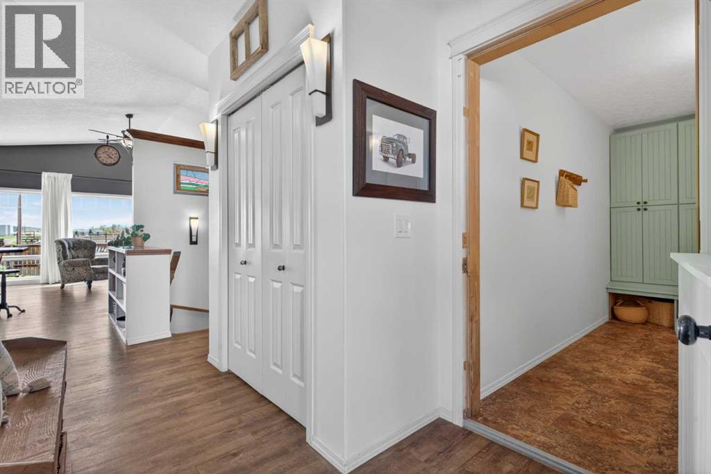 283 Willow Ridge Manor, Diamond Valley, Alberta  T0L 0H0 - Photo 7 - A2313366