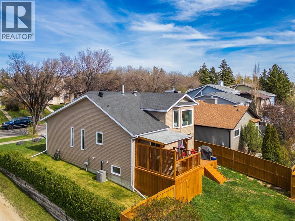 235 Deerview Drive SE, Calgary, Alberta  T2j 6w7 - Photo 4 - A2313339