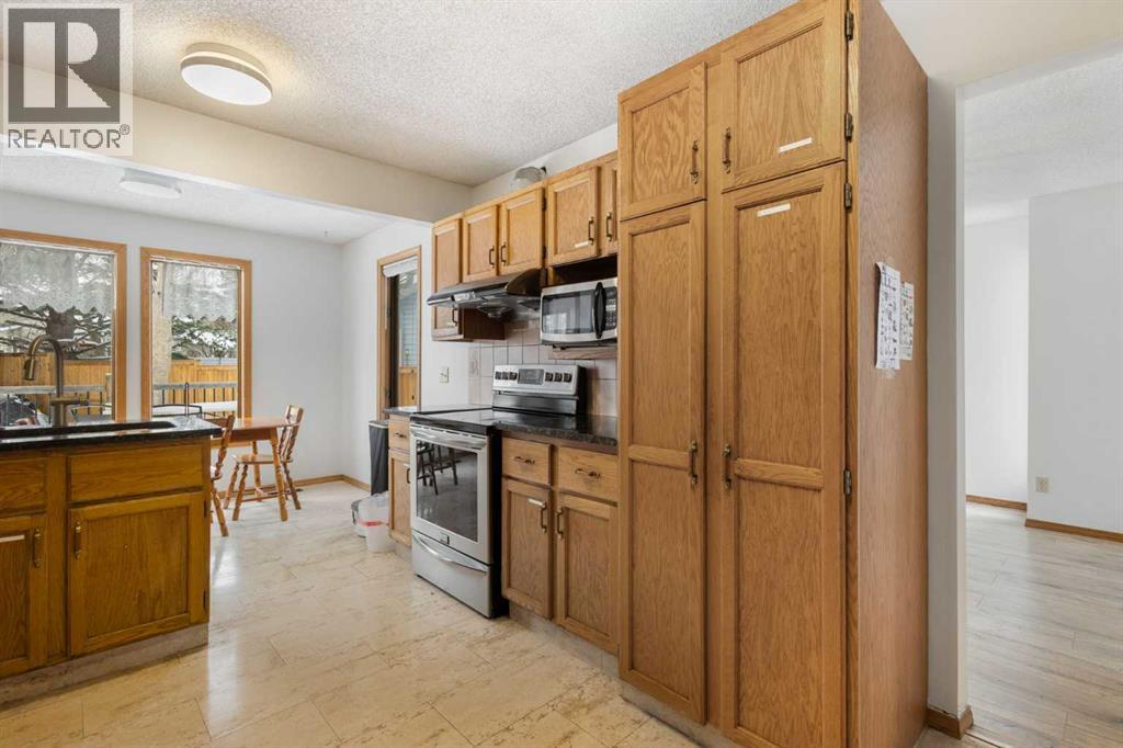 132 Scenic Cove Circle NW, Calgary, Alberta  T3L 1M9 - Photo 15 - A2284377