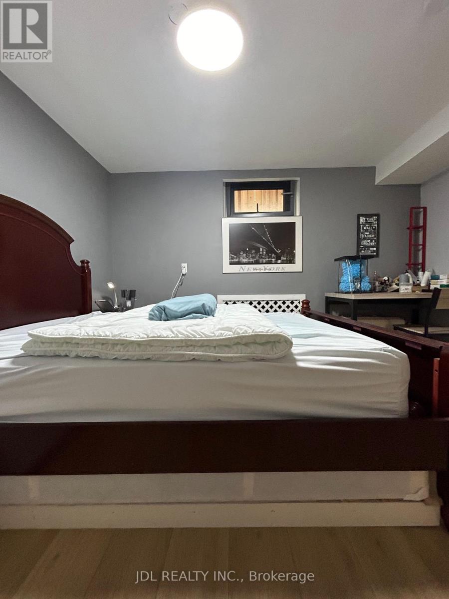 Bsmt - 19 Glengrove Ave E Avenue, Toronto, Ontario  M4N 1E6 - Photo 10 - C13167110