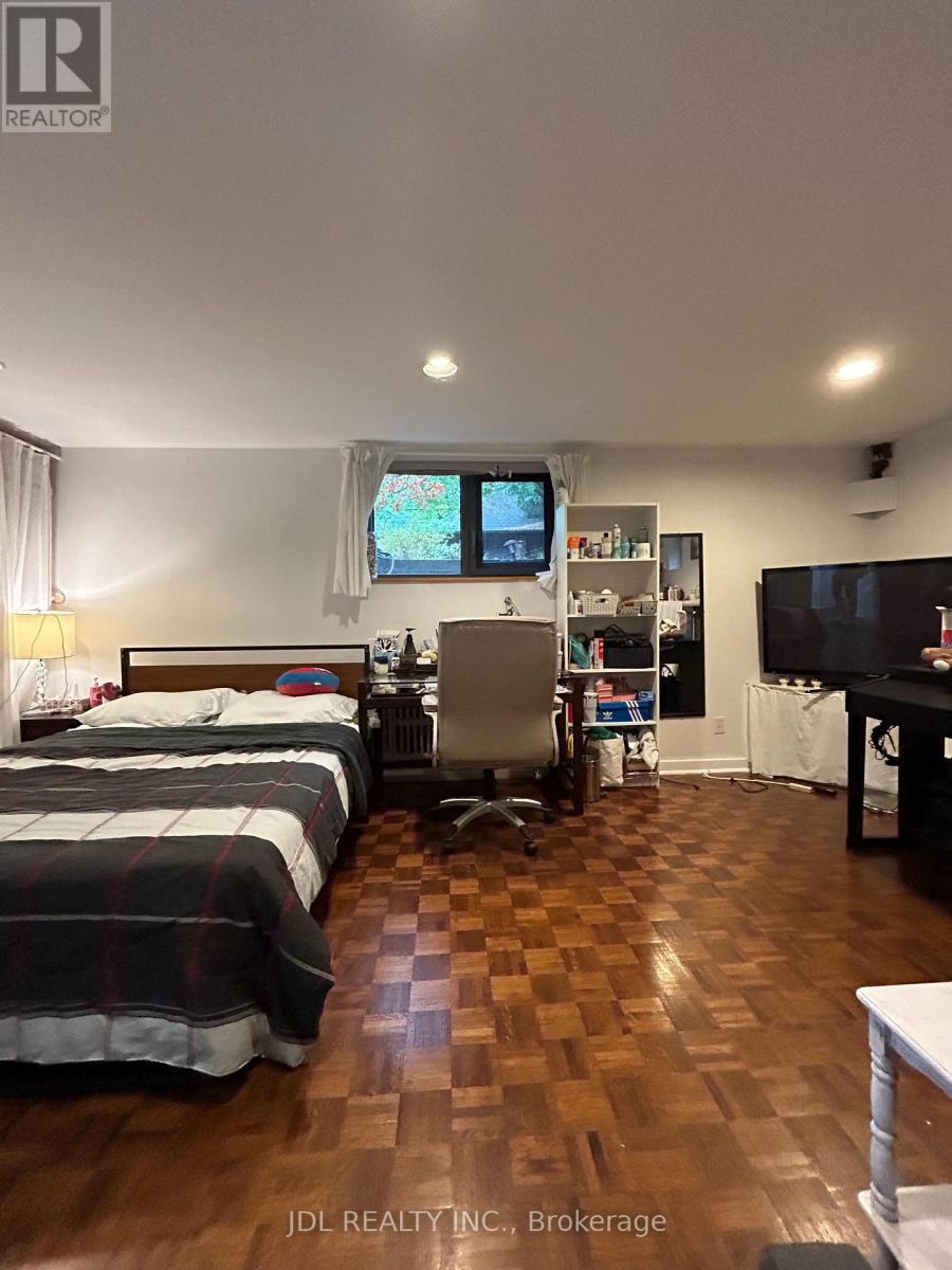 Bsmt - 19 Glengrove Ave E Avenue, Toronto, Ontario  M4N 1E6 - Photo 13 - C13167110