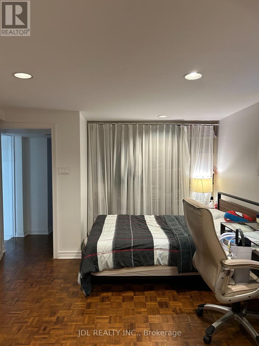 Bsmt - 19 Glengrove Ave E Avenue, Toronto, Ontario  M4N 1E6 - Photo 16 - C13167110