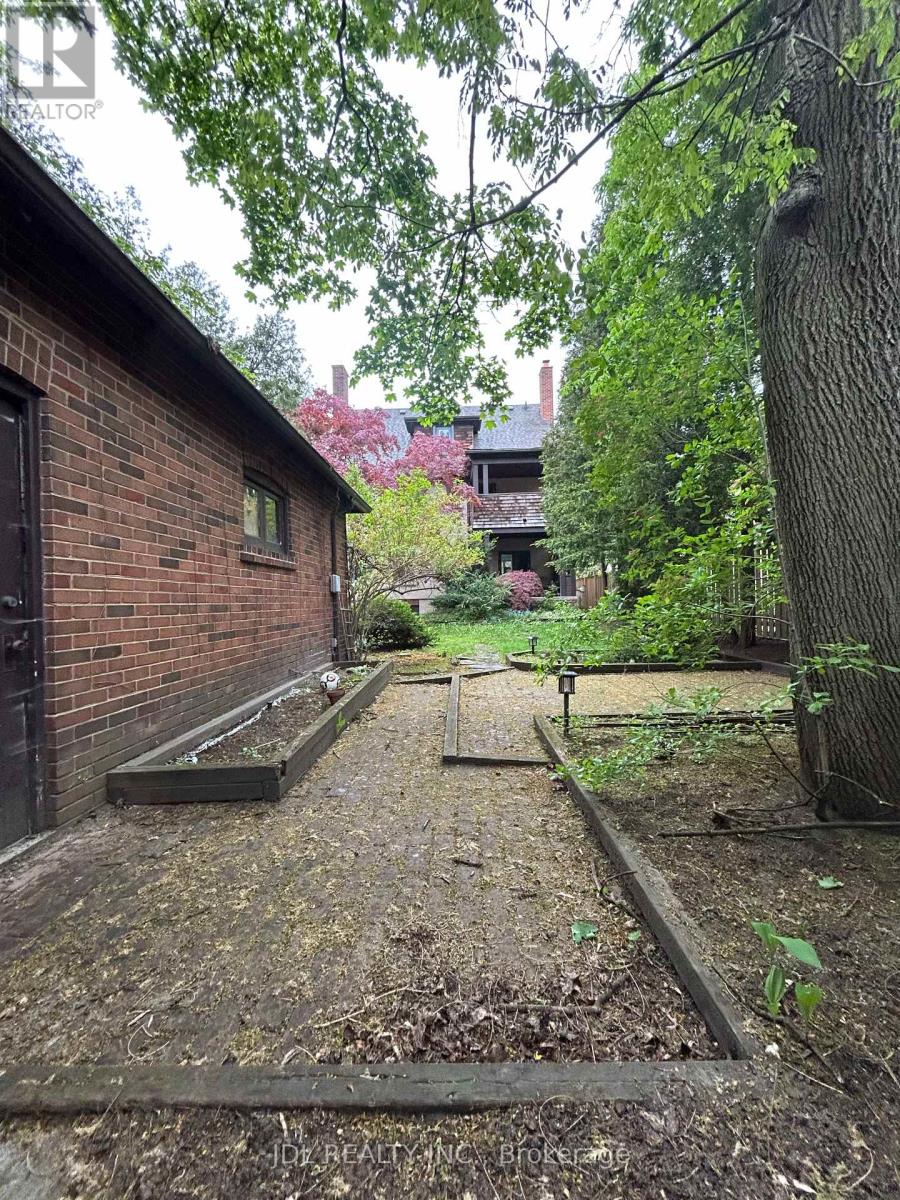Bsmt - 19 Glengrove Ave E Avenue, Toronto, Ontario  M4N 1E6 - Photo 4 - C13167110
