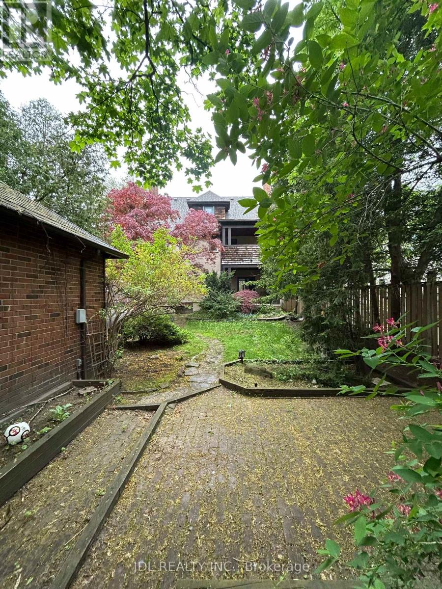 Bsmt - 19 Glengrove Ave E Avenue, Toronto, Ontario  M4N 1E6 - Photo 5 - C13167110