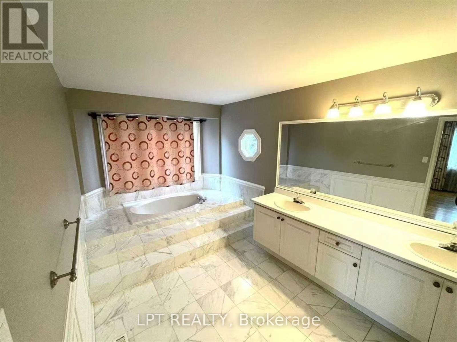 31 Glenayr Road, Richmond Hill, Ontario  L4B 2G6 - Photo 10 - N13167106