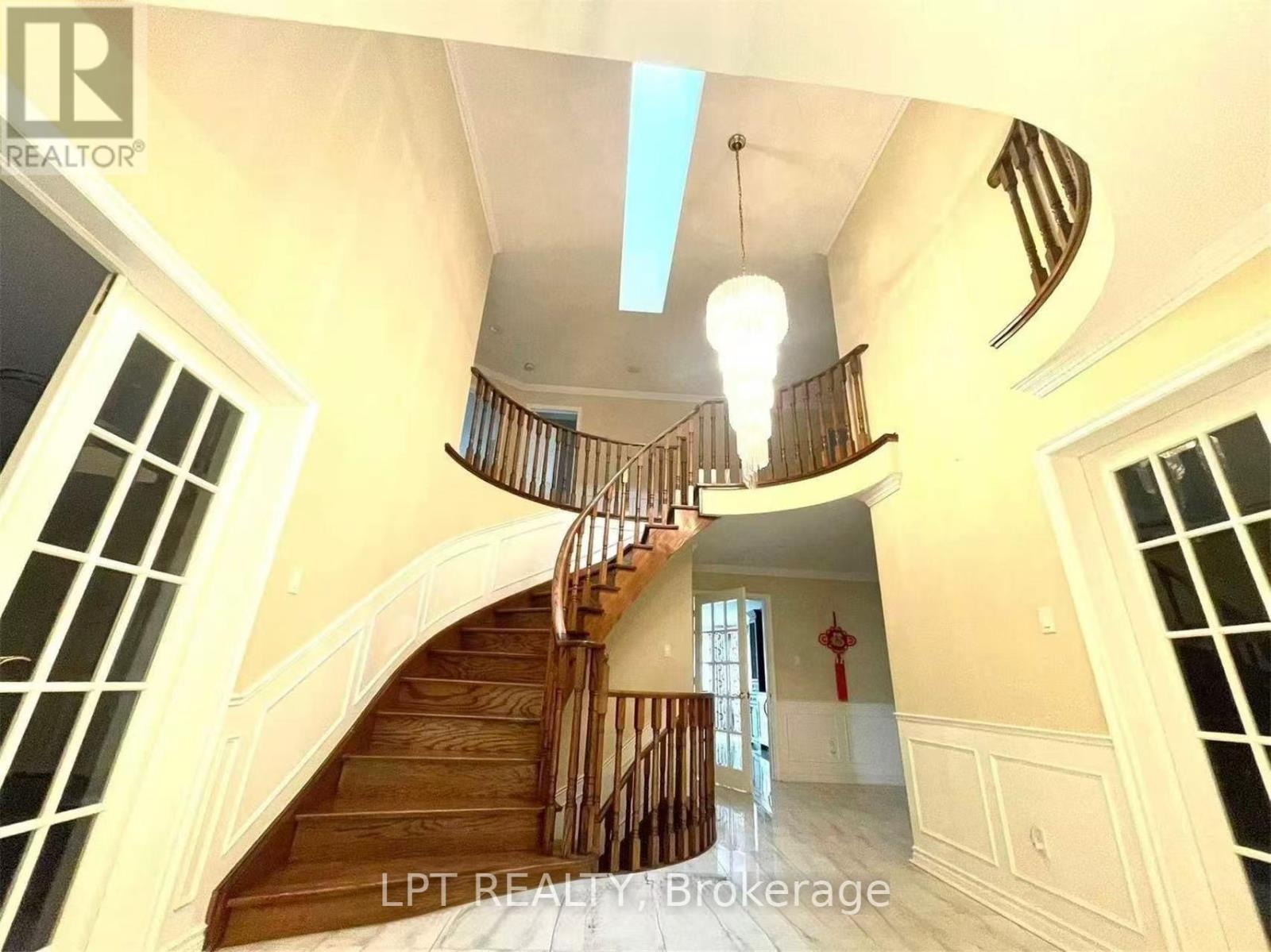 31 Glenayr Road, Richmond Hill, Ontario  L4B 2G6 - Photo 4 - N13167106