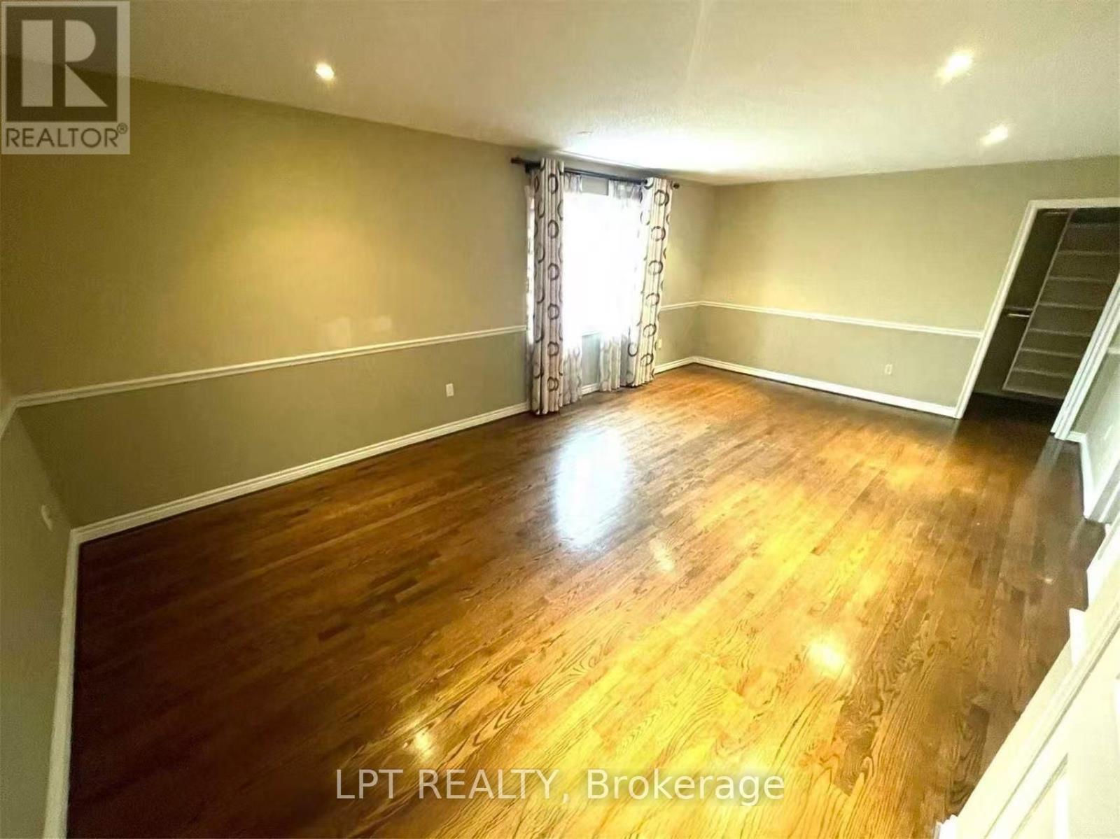 31 Glenayr Road, Richmond Hill, Ontario  L4B 2G6 - Photo 9 - N13167106