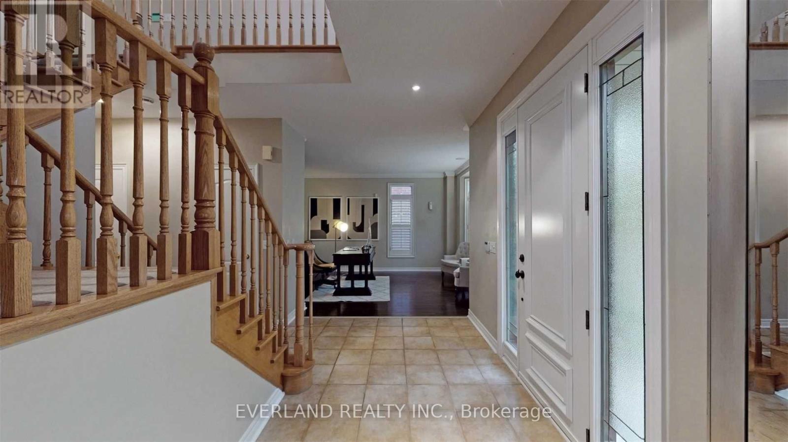 27 The Fairways Street, Markham, Ontario  L6C 2A3 - Photo 6 - N13167116