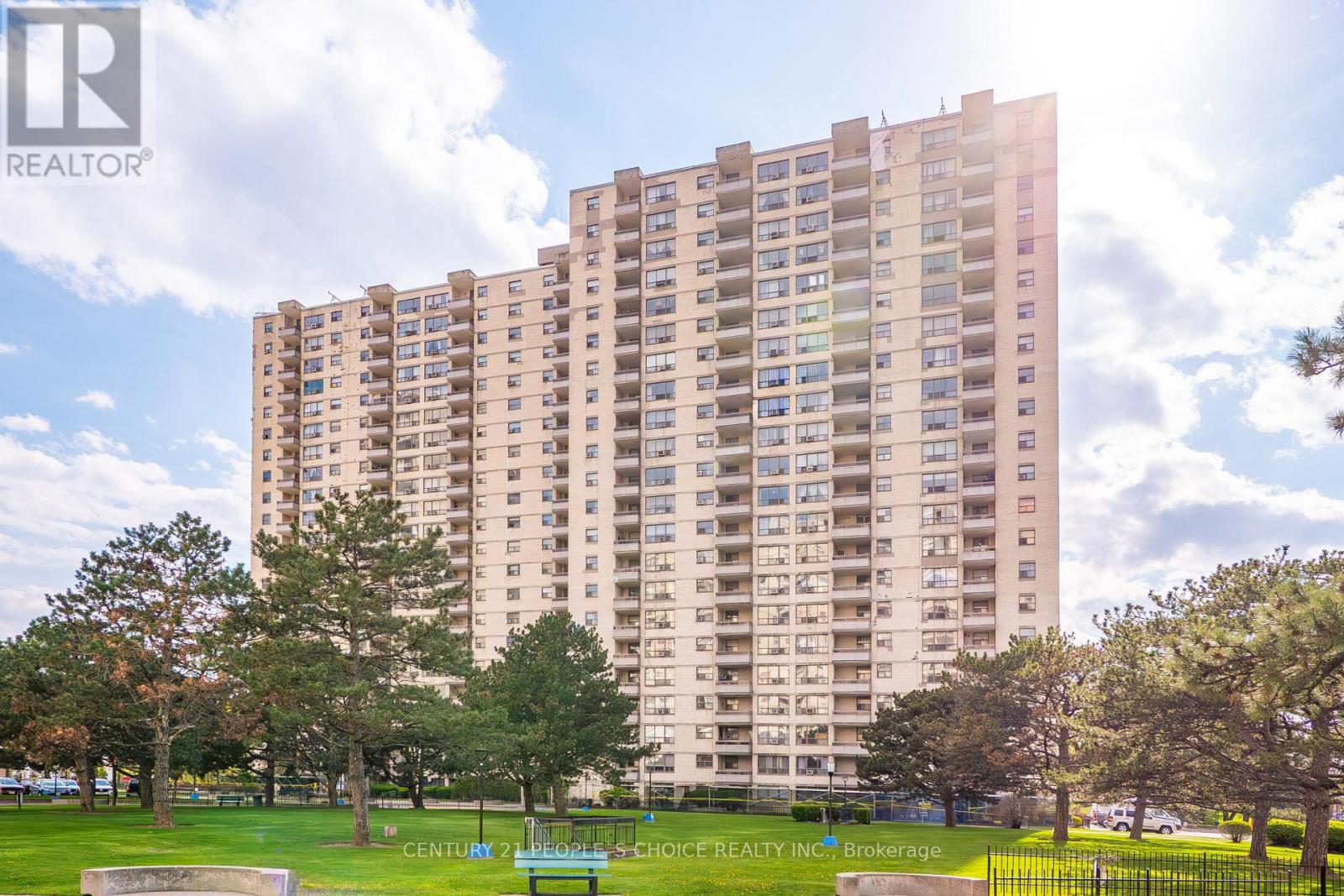 702 - 390 DIXON ROAD, Toronto, Ontario