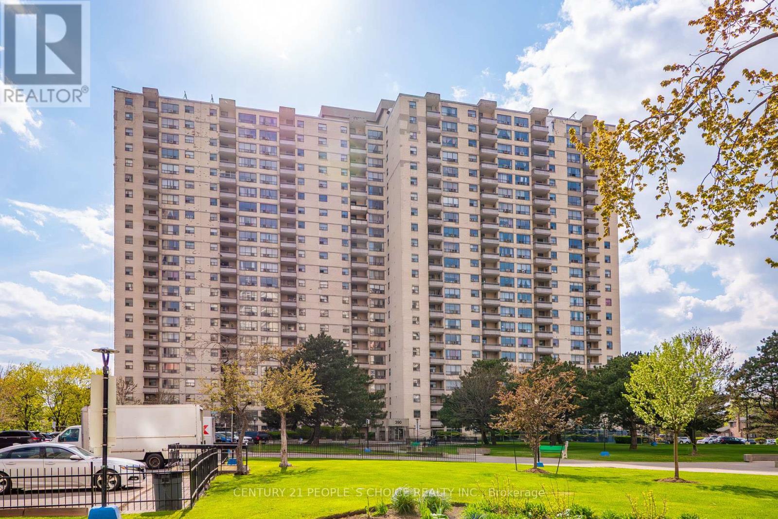 702 - 390 Dixon Road, Toronto, Ontario M9R 1T4 - Photo 2 - W13167104