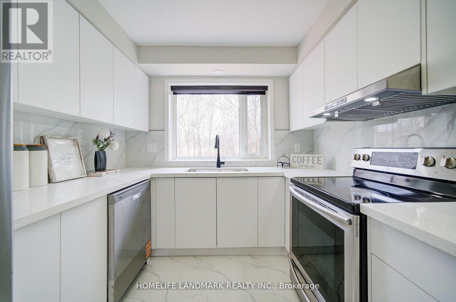 1111 Deer Run, Mississauga, Ontario  L5C 3P7 - Photo 7 - W13167114