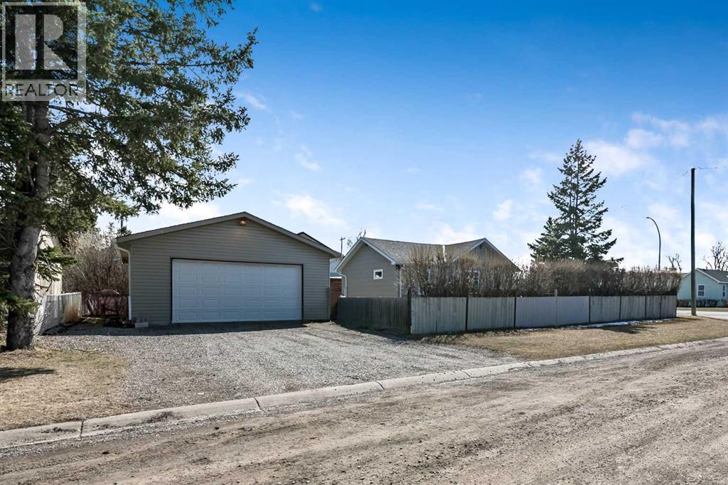 121 2 Avenue SW, Diamond Valley, Alberta  T0L 0H0 - Photo 27 - A2302186