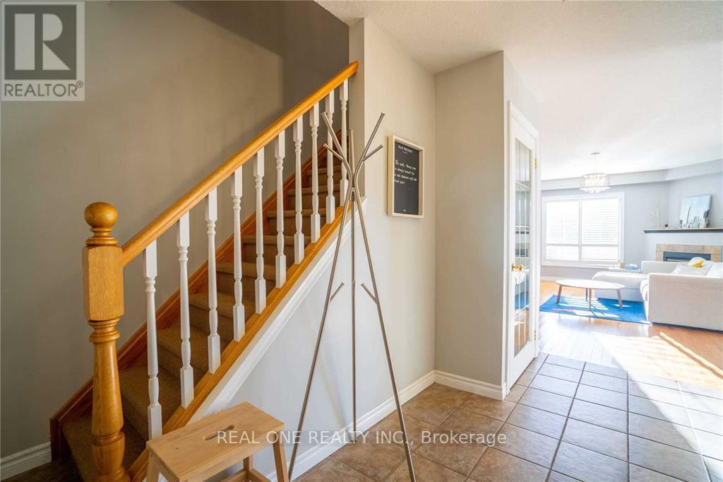 499 Mariner Drive, Waterloo, Ontario  N2K 4N7 - Photo 2 - X13167124