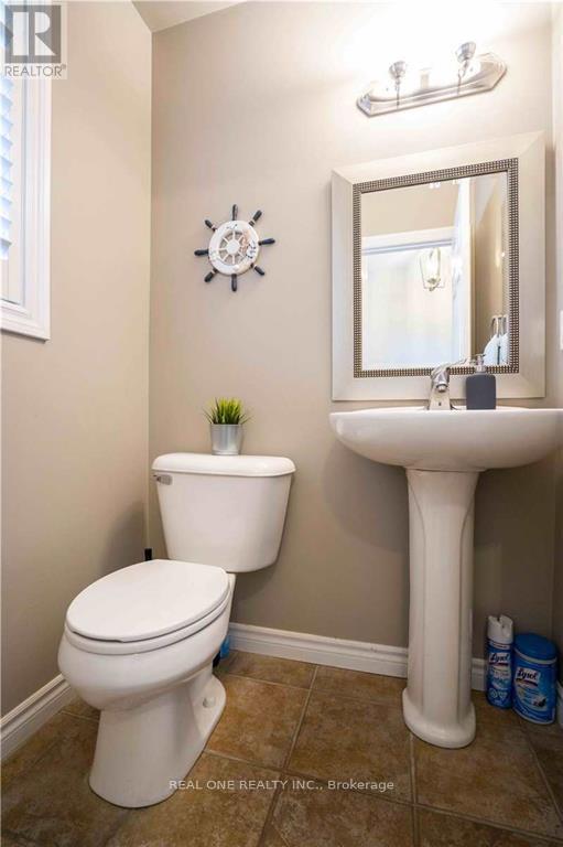 499 Mariner Drive, Waterloo, Ontario  N2K 4N7 - Photo 3 - X13167124