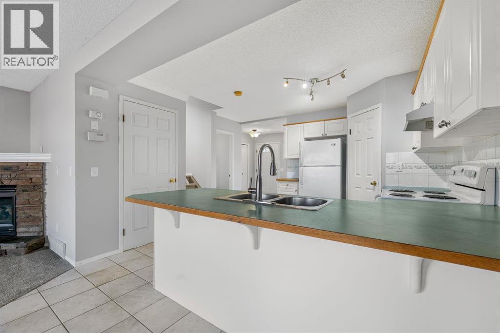 45 Country Hills Crescent NW, Calgary, Alberta  T3K 5A8 - Photo 17 - A2304090