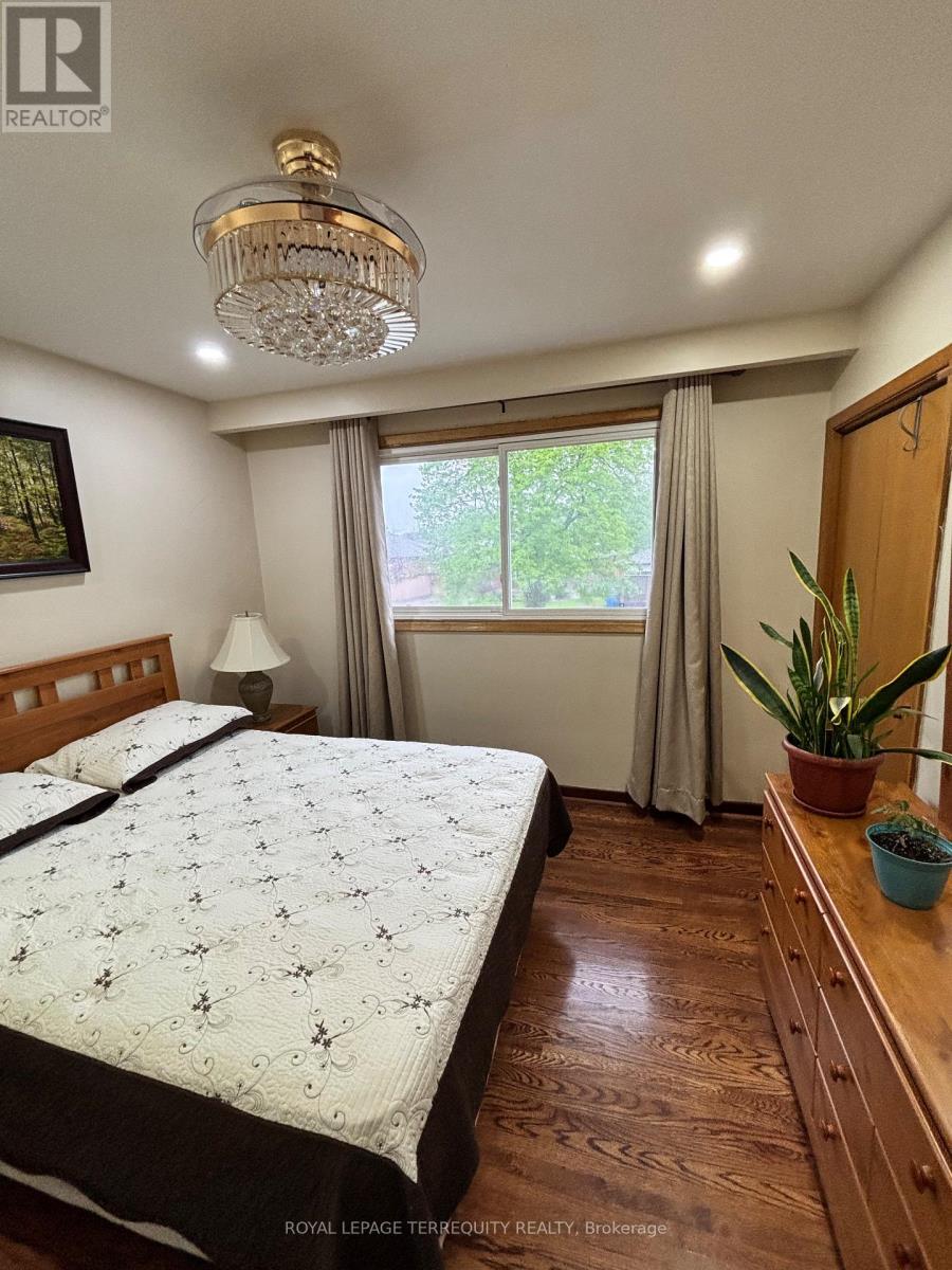 28 Keegan Crescent, Toronto, Ontario  M3J 1G2 - Photo 14 - W13167136