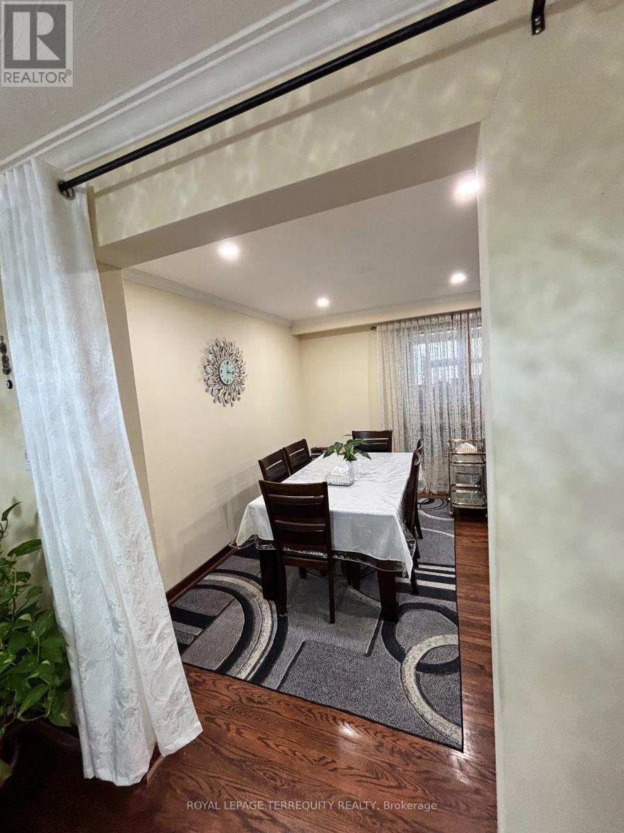28 Keegan Crescent, Toronto, Ontario  M3J 1G2 - Photo 24 - W13167136