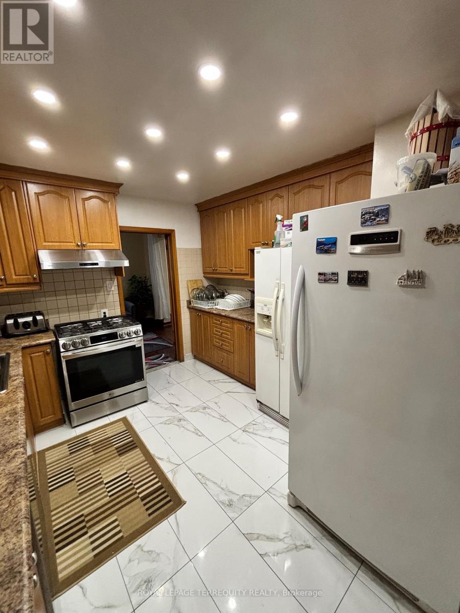 28 Keegan Crescent, Toronto, Ontario  M3J 1G2 - Photo 27 - W13167136
