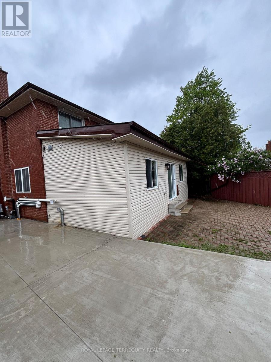 28 Keegan Crescent, Toronto, Ontario  M3J 1G2 - Photo 6 - W13167136