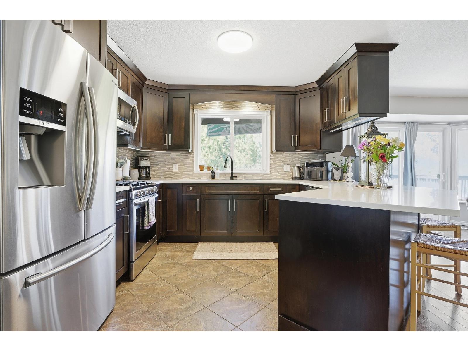 8953 Hammond Street, Mission, British Columbia  V2V 6X8 - Photo 3 - R3125139
