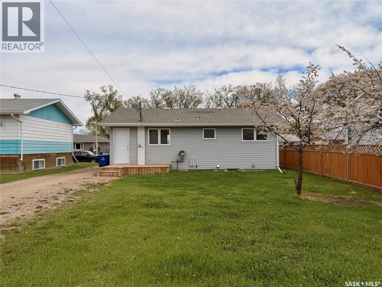 318 Mctavish Street, Outlook, Saskatchewan  S0L 2N0 - Photo 30 - SK036175